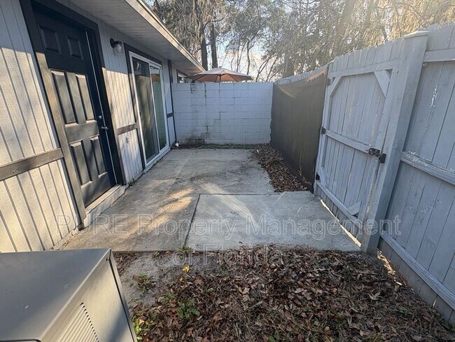 Building Photo - 2040 SE 40th Street Rd
