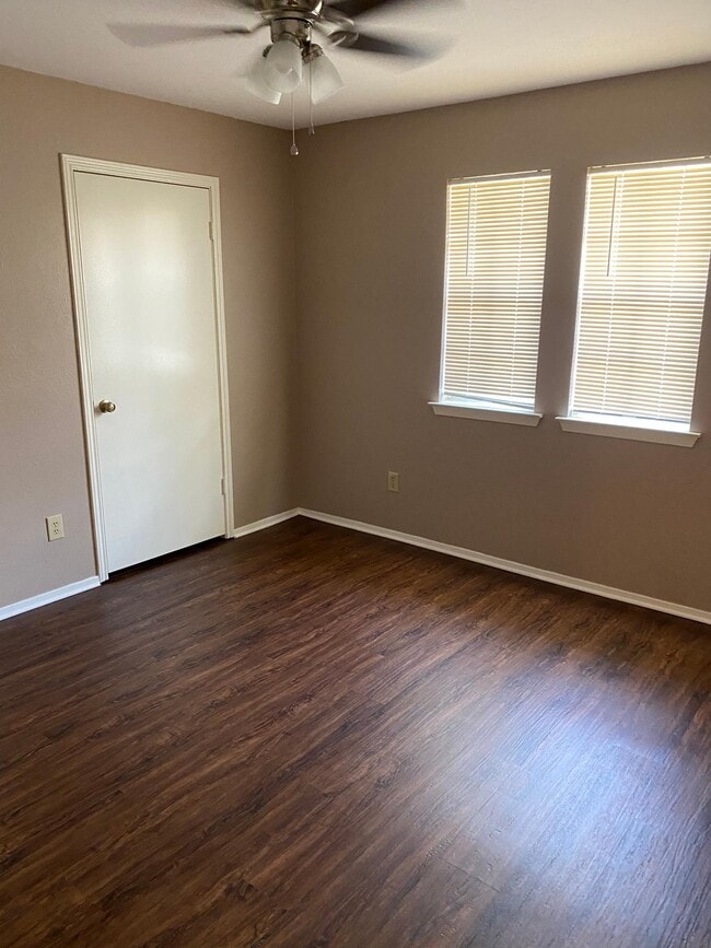 Building Photo - 2800 Longmire Dr