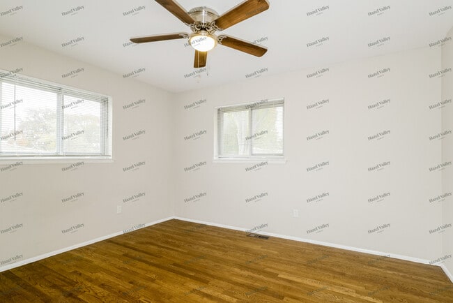 Building Photo - 6714 Village Square Dr