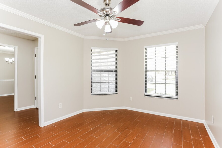 Building Photo - 11690 Cherry Bark Dr W