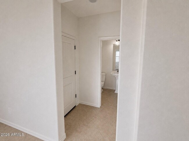 Building Photo - 1131 E Binner Dr