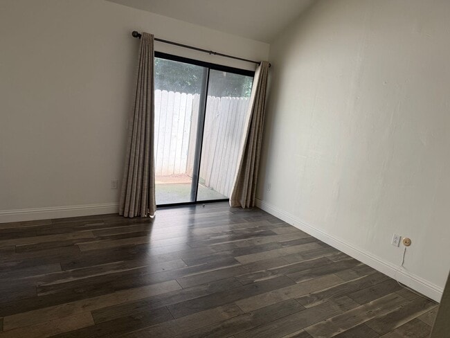 Building Photo - Gorgeous 2 bedroom 2 bath duplex in the trees