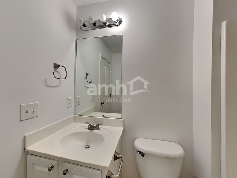 Building Photo - 7460 Maggie Dr