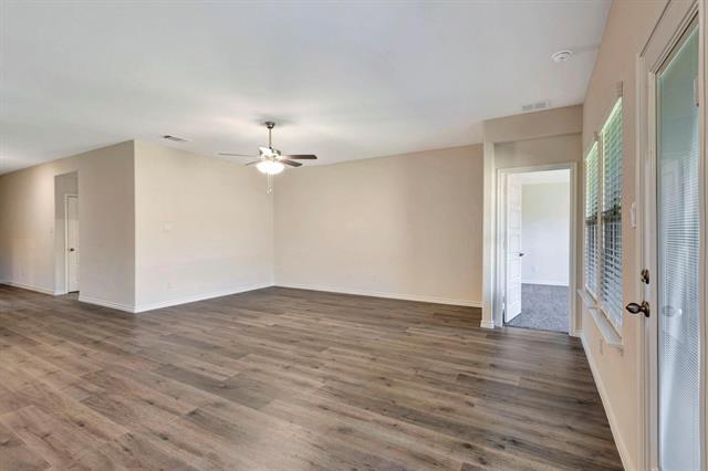 Building Photo - 2110 Hummingbird St