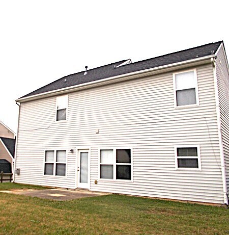Building Photo - 130 Nevis Ln