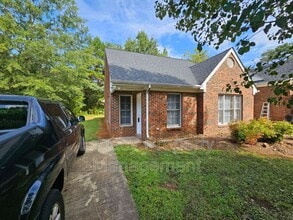 Building Photo - 2407 Ashton Park Ln