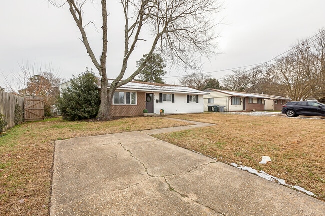 Building Photo - 616 Lemaster Ave