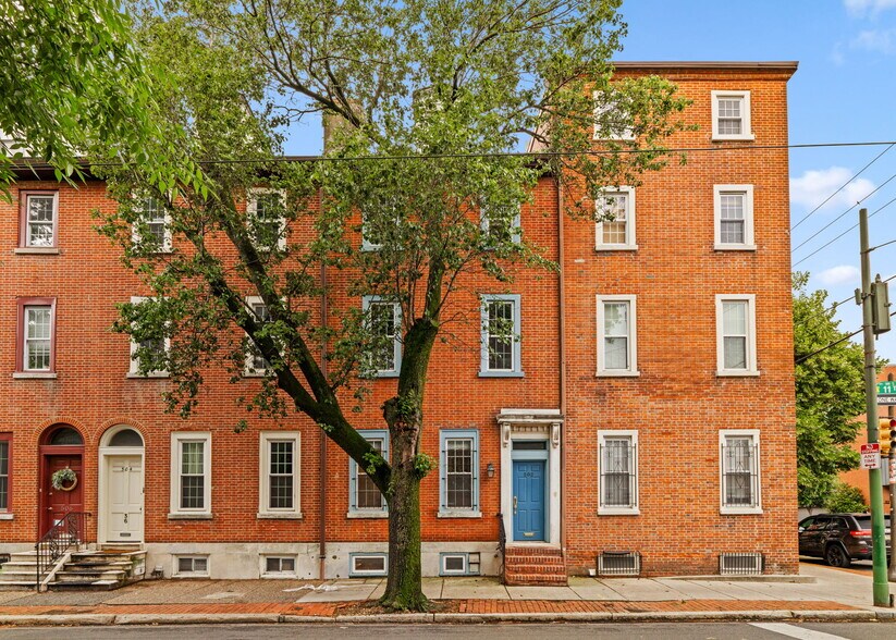 Building Photo - 502 S 11th St