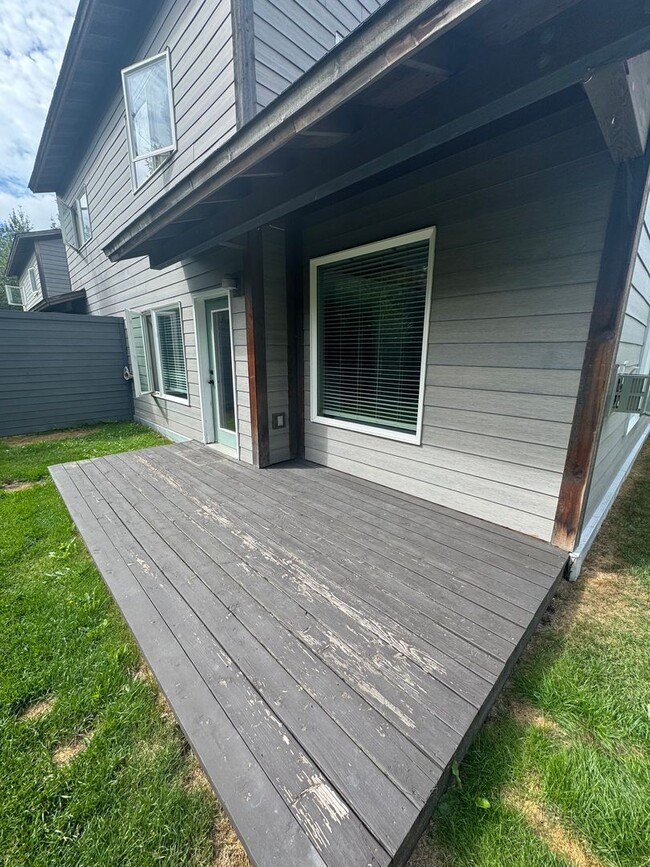 Building Photo - Timber Ridge Townhome
