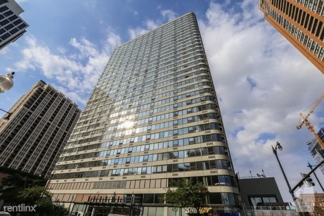 Building Photo - 1401 S Michigan Ave