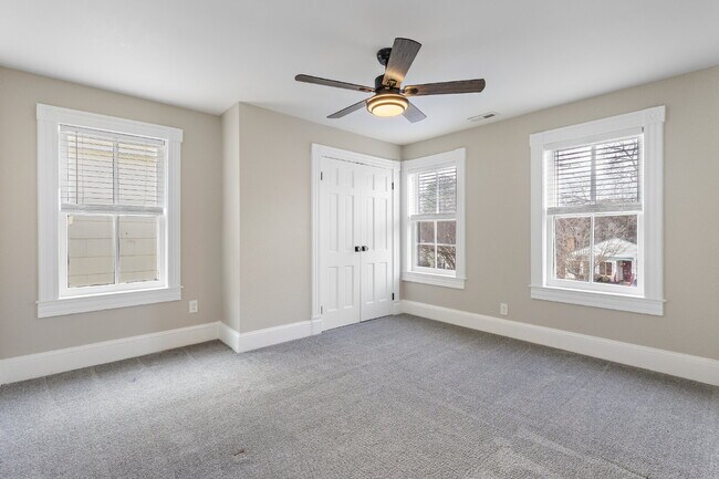 Building Photo - Fully updated home in Port Norfolk