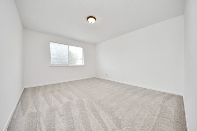 Building Photo - 15534 Weldon Dr