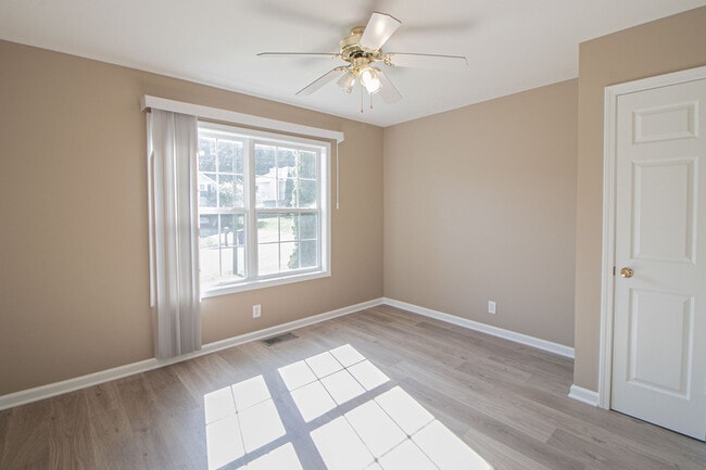 Building Photo - 2945 Core Dr