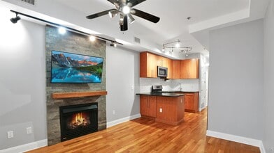 Building Photo - 717 Adams St