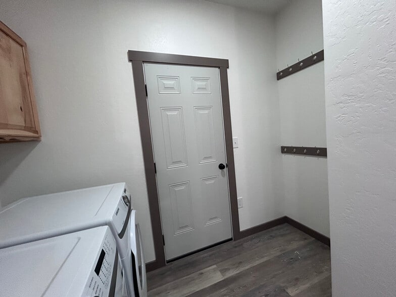 Building Photo - 25 Fools Gold Ln