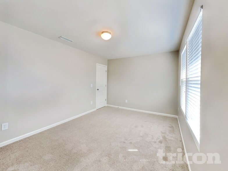 Building Photo - 2215 Osprey Ln