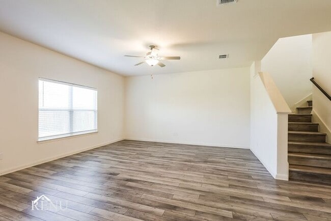 Building Photo - 2827 Praline Ferry