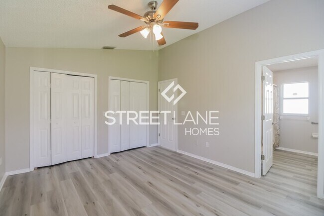 Building Photo - ONE MONTH FREE!!