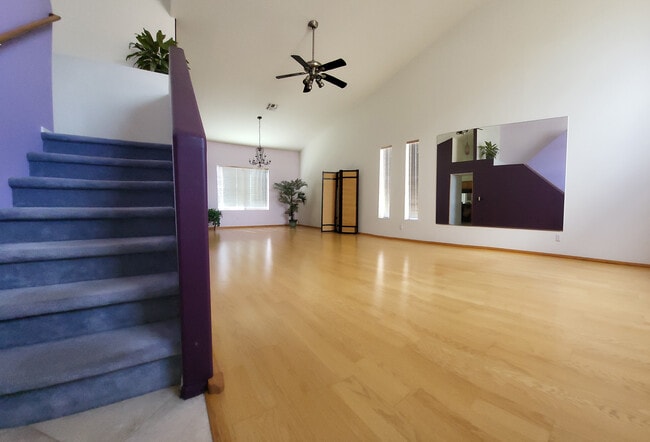 Building Photo - 9533 N Crestone Dr