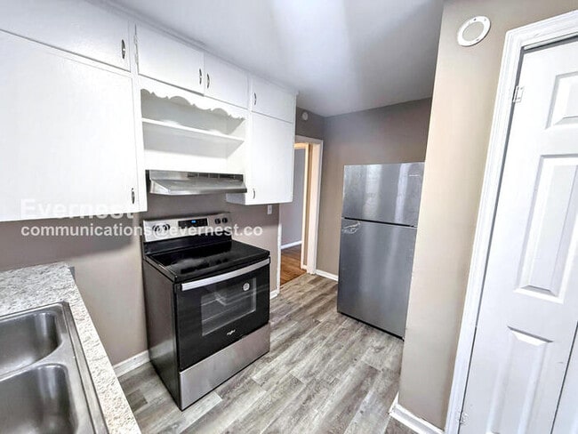 Building Photo - 920 80th St S