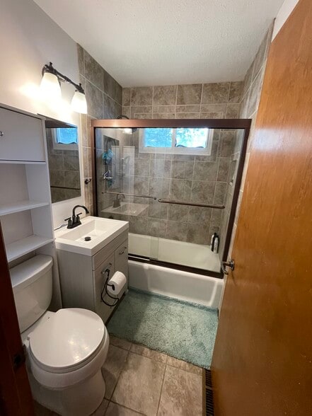 Building Photo - 1013 Cedar St