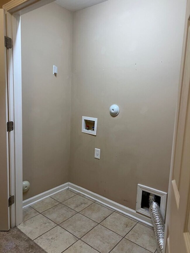 Building Photo - 68 Bicentennial Way