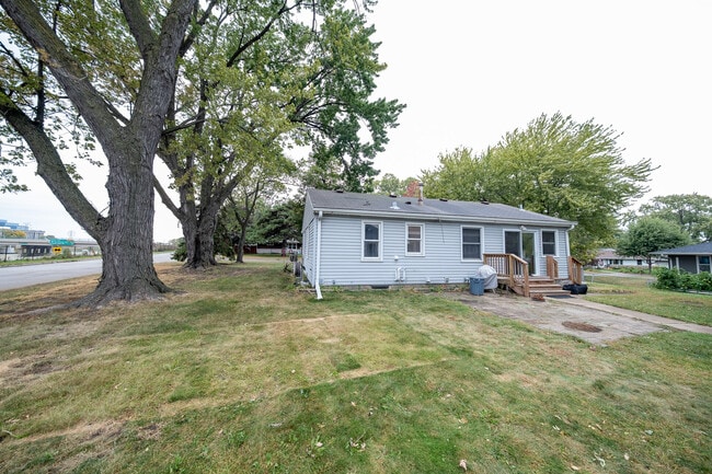 Building Photo - 7745 Vincent Ave S