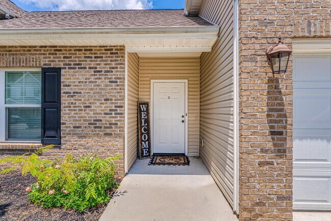 Building Photo - 114 Pewter Way