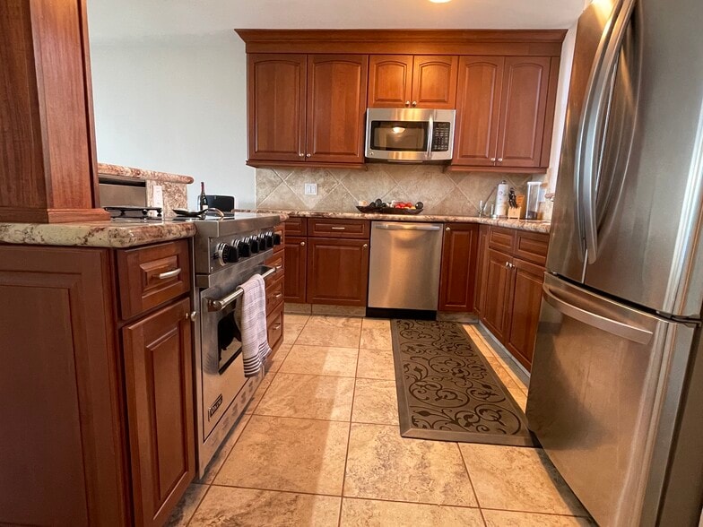 Building Photo - 30 Hauoli St