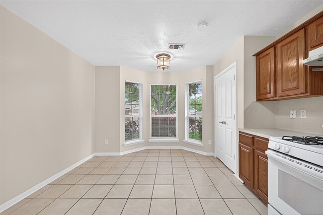 Building Photo - 22938 Sugar Bear Dr