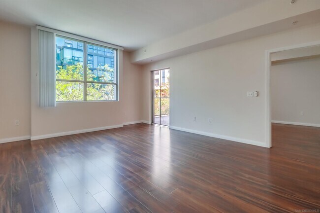 Building Photo - 253 Tenth Ave