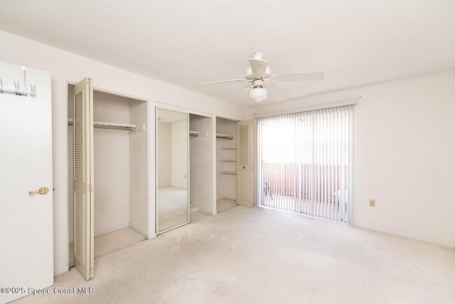 Building Photo - 2511 Country Club Dr