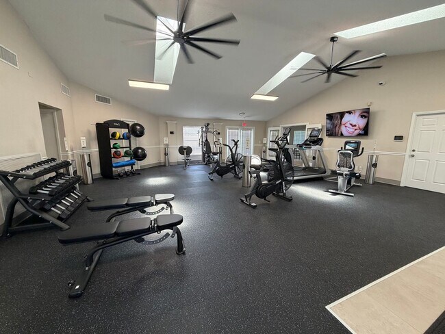 Building Photo - 5325 Summerlin Rd