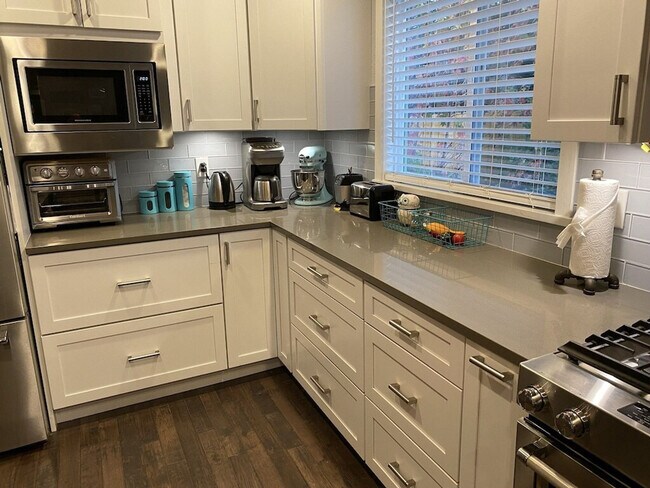 Building Photo - 3112 Rock Creek Dr