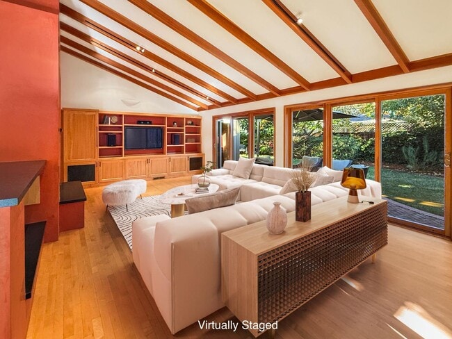 Building Photo - 335 Claremont Way