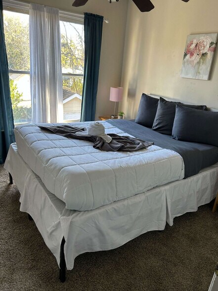 Building Photo - 1930 16th Ave