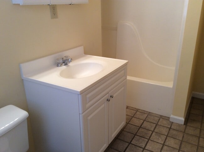 Building Photo - Washington Twp - 3 BR home