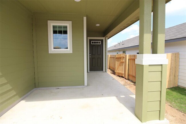 Building Photo - 504 Dayspring Cv