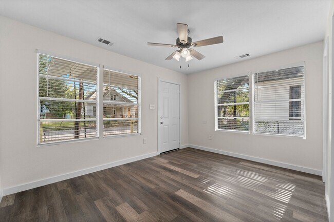 Building Photo - 1615 McKee St