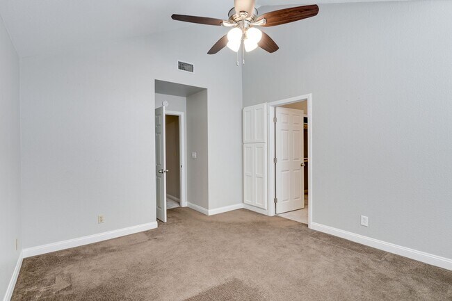Building Photo - Luxury Meets Comfort in This Beautiful 4-Bedroom Retreat