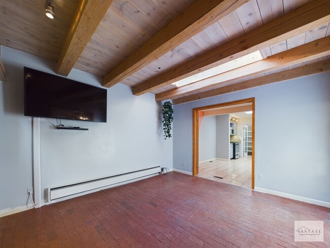 Building Photo - Single Level, single family home with gara...