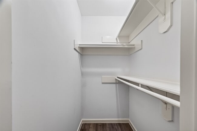 Building Photo - 10031 Sagemill Dr