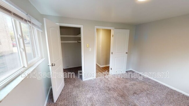 Building Photo - 4840 Springfield St