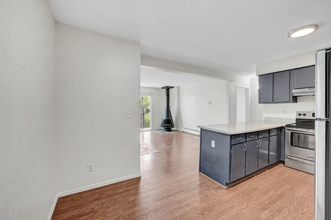 Building Photo - $940.95 with Half Off the first month's rent, 1 Bed, 1 Bath, Condo in Denver with Cozy Fireplace!