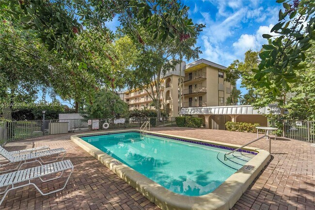 Building Photo - 6101 N Falls Cir Dr