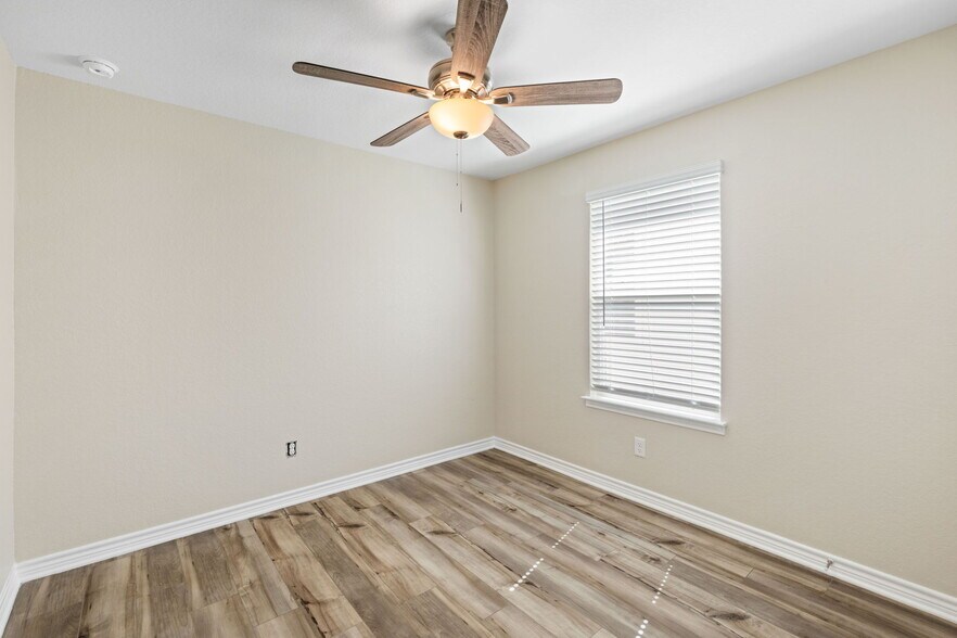 Building Photo - 9411 Braman Pt