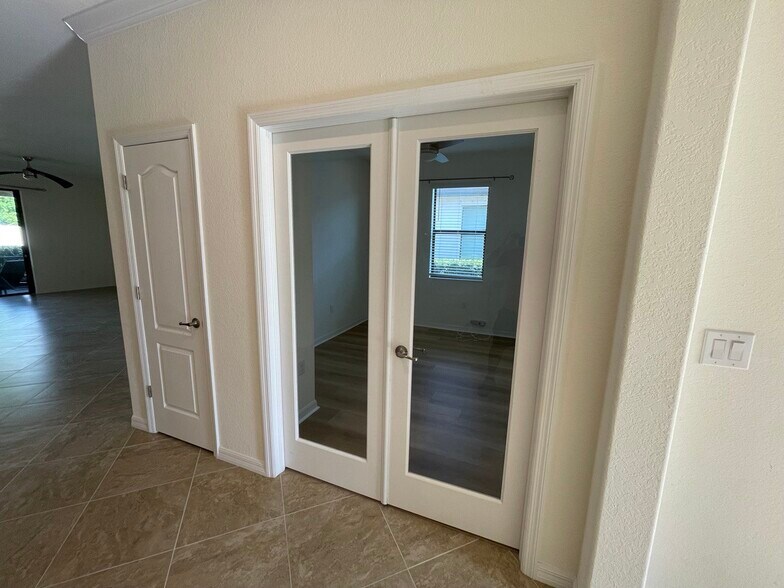 Building Photo - 19344 Bluff Dr