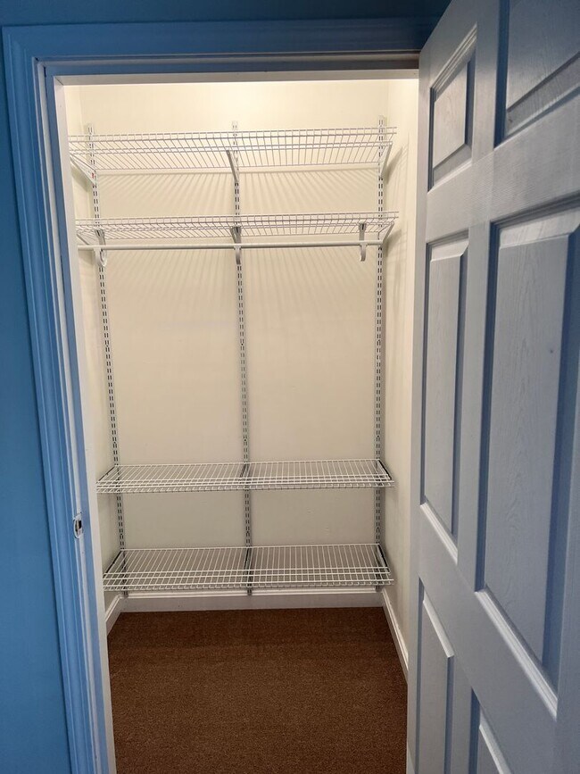 Building Photo - 17 Pheasant Dr