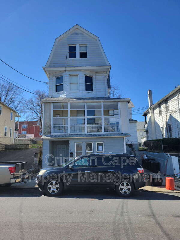 Building Photo - 13 E Chestnut St