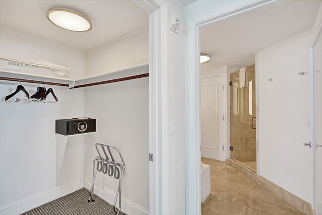 Building Photo - 4401 Collins Ave